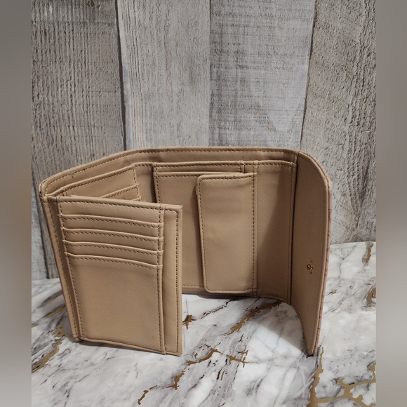 🌸Guess Logo Pink Mini Wallet🌸 - Picture 8 of 10